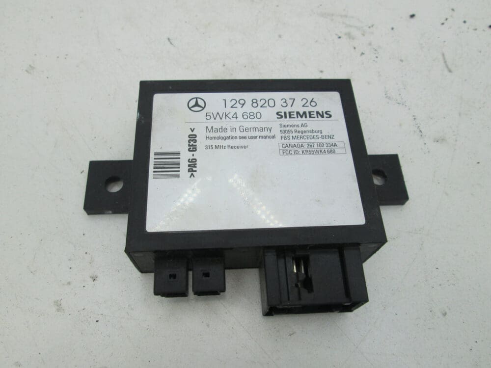 Mercedes DAS 2b RFL module 129 820 37 26 / Siemens 5WK4680, 315 MHz, showing housing and connectors